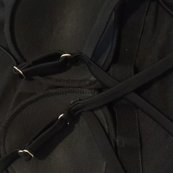 New Classic Style One Piece Size S - Picture 7 of 11